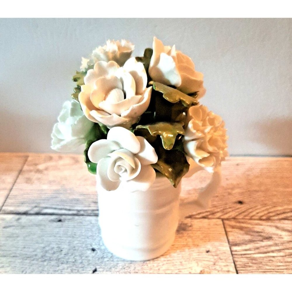 Aynsley England Vintage Bone China Miniature White Flowers Roses in Mug As Is